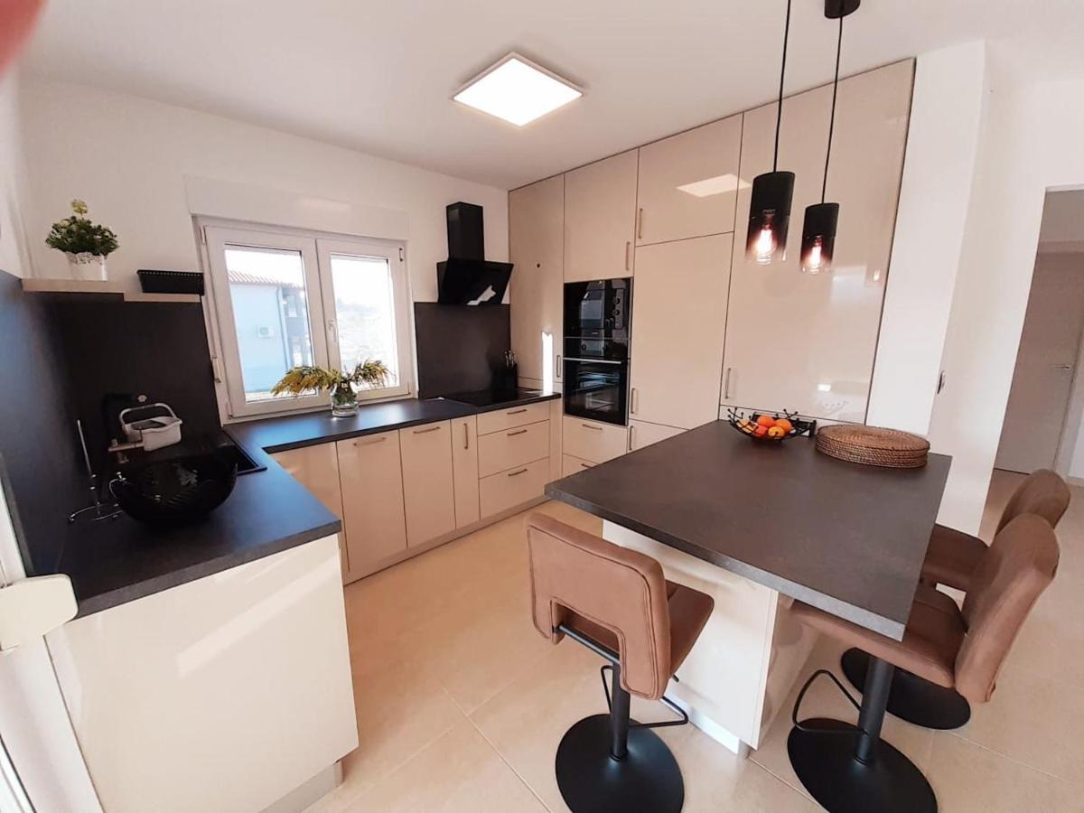 Holiday House Emjalemi Pula Zewnętrze zdjęcie